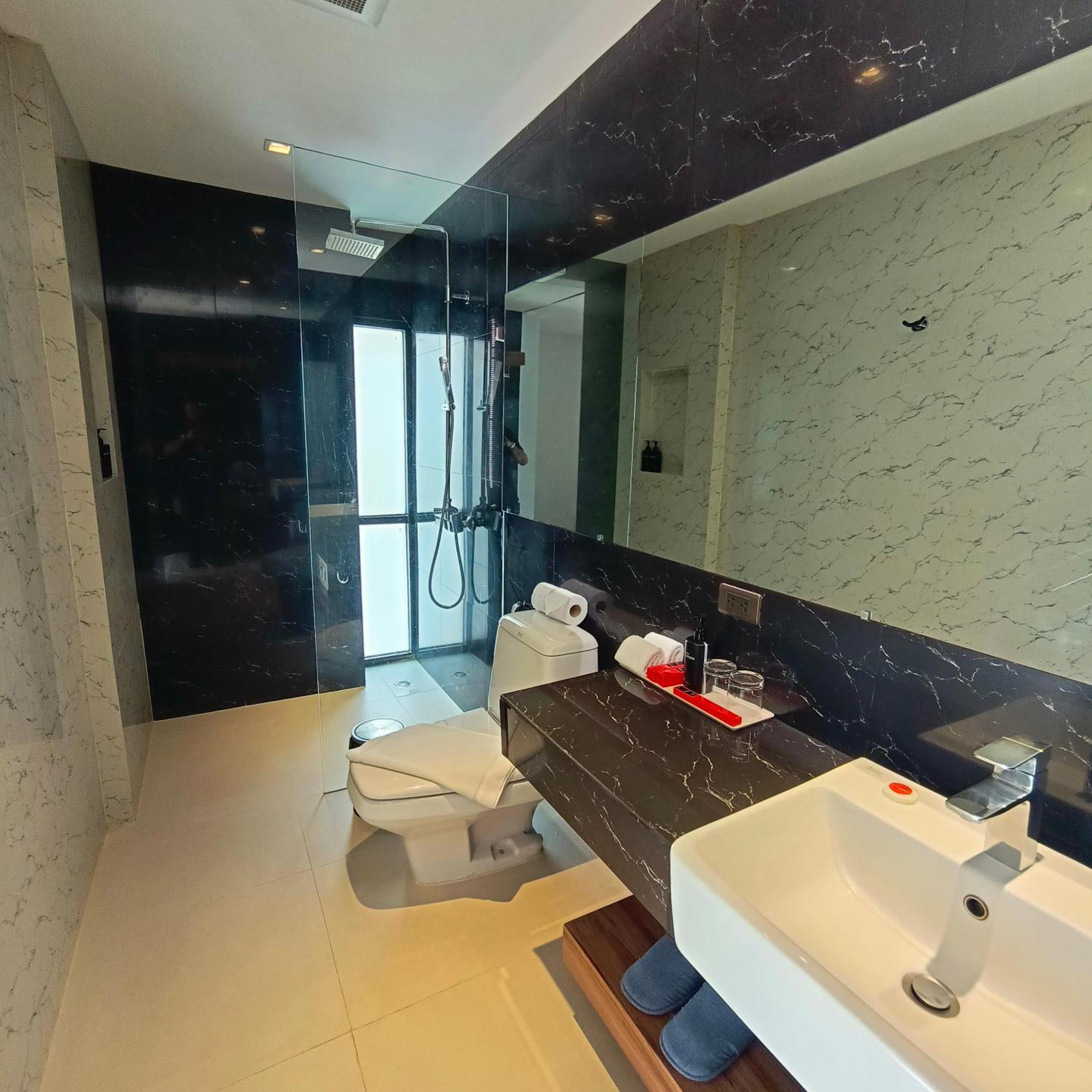 Hotel Uno Express Bangkok Zewnętrze zdjęcie