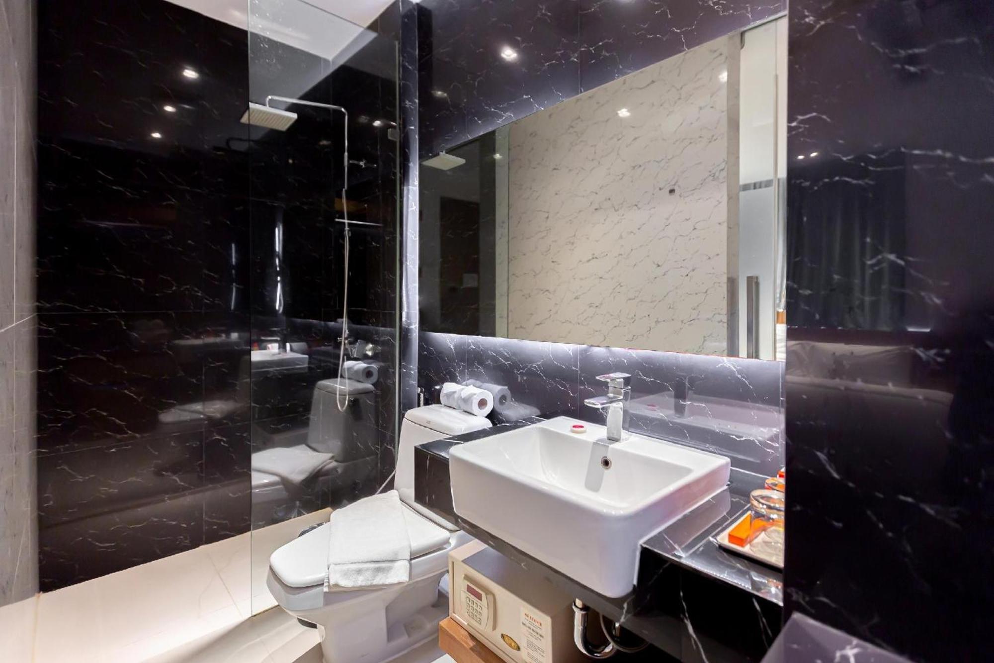 Hotel Uno Express Bangkok Zewnętrze zdjęcie